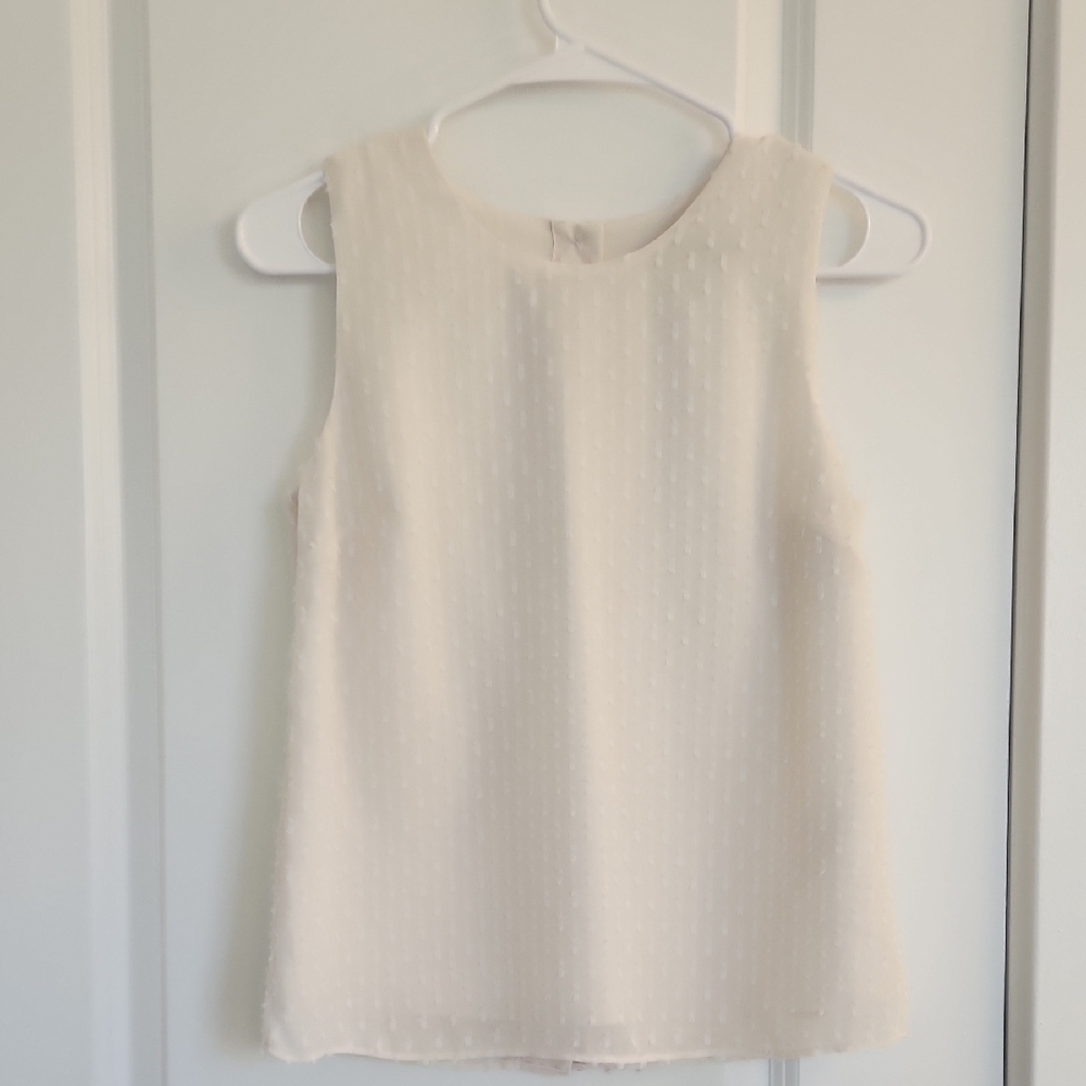 Banana Republic Elegant Cream Sleeveless Flowy Sheer Lined Top Back Buttom Down